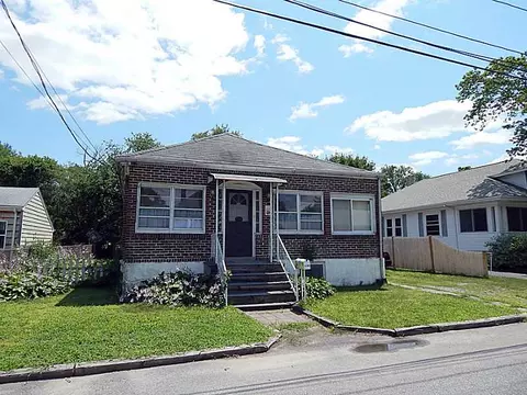 30 Opper Ave, Warwick, RI 02889 photo 1
