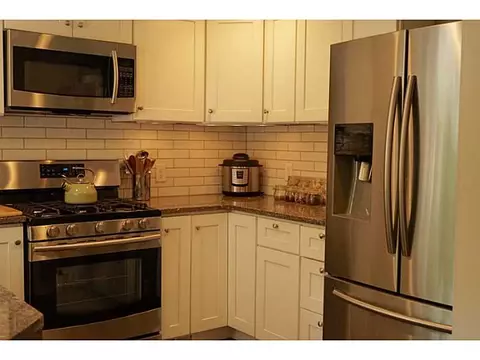 40 Cross St, Westerly, RI 02891 photo 9