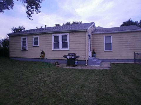339 Bailey St, Woonsocket, RI 02895 photo 3
