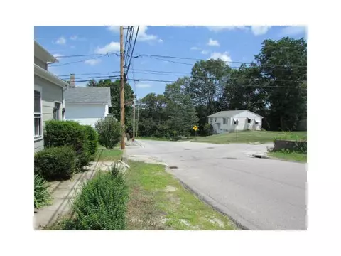 626 3rd Ave, Woonsocket, RI 02895 photo 10
