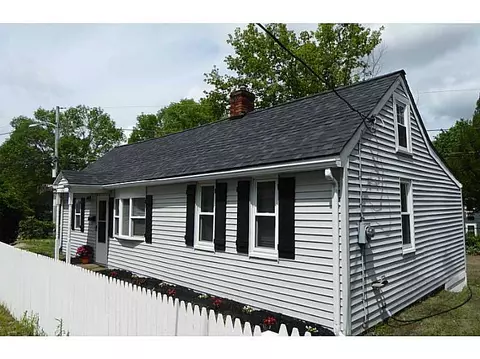 110 Oak St, Woonsocket, RI 02895 photo 1