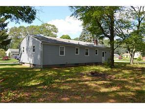 3 Foxcroft Ave, Warwick, RI 02889 photo 4