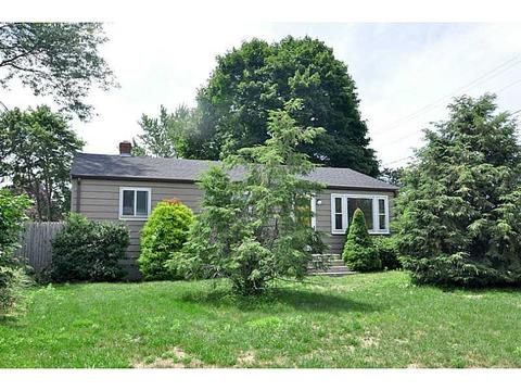 26 Way Ave, Warwick, RI 02888 photo 2