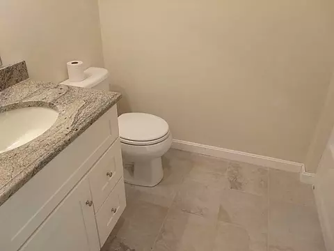 37 Fieldside Dr, Woonsocket, RI 02895 photo 7