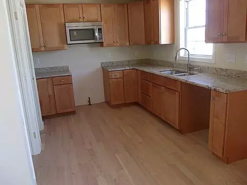 37 Fieldside Dr, Woonsocket, RI 02895 photo 6