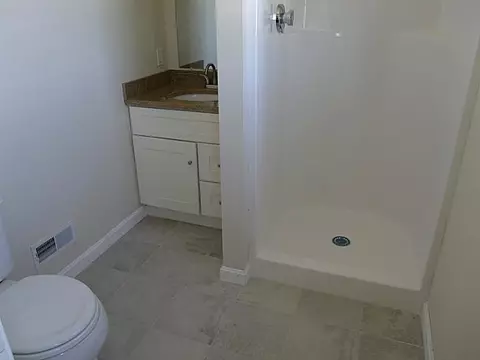 37 Fieldside Dr, Woonsocket, RI 02895 photo 8