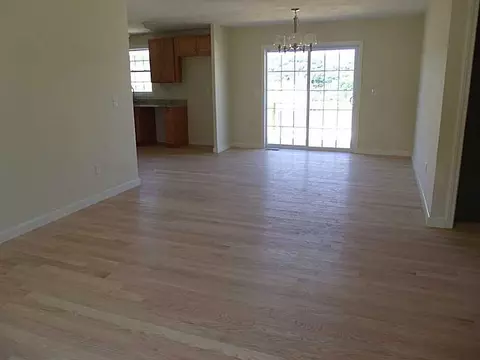 37 Fieldside Dr, Woonsocket, RI 02895 photo 4