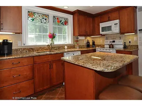 2 Brier Ct, Warwick, RI 02886 photo 13