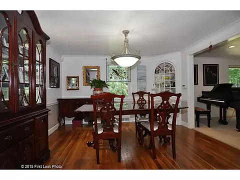 2 Brier Ct, Warwick, RI 02886 photo 9