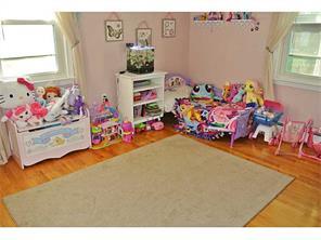 150 Glaude Ln, Woonsocket, RI 02895 photo 9