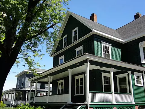 105 Highland St, Woonsocket, RI 02895 photo 3