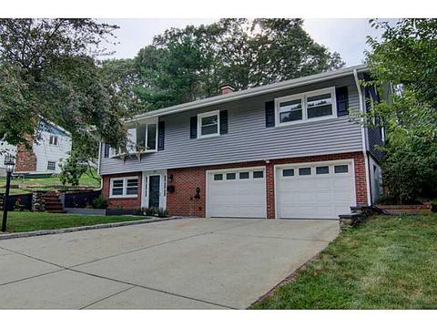 119 Blue Stone Dr, Woonsocket, RI 02895 photo 2