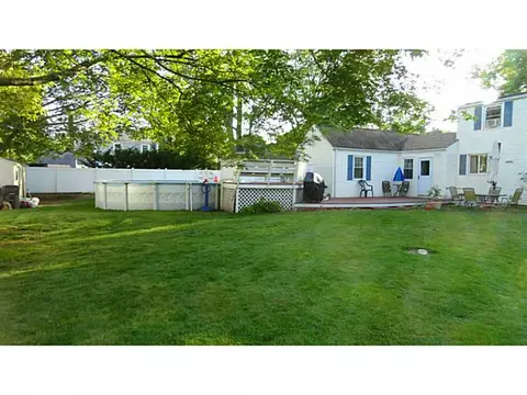 54 Trinity St, Warwick, RI 02886 photo 6