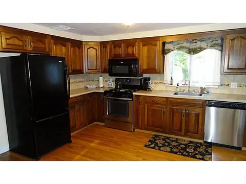 54 Trinity St, Warwick, RI 02886 photo 10