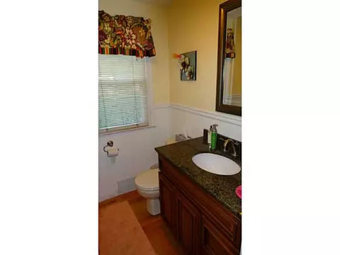 54 Trinity St, Warwick, RI 02886 photo 17