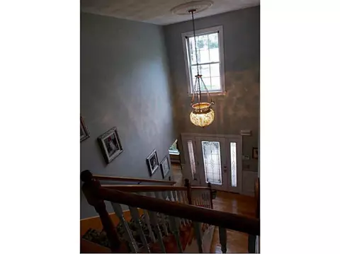 40 Mia Ct, Warwick, RI 02886 photo 5