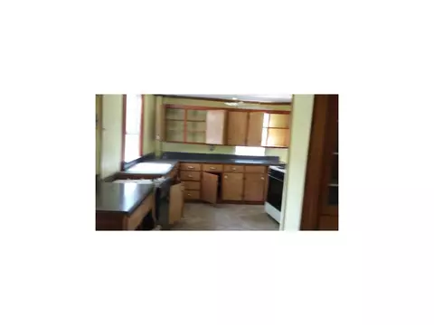208 Park Ave, Woonsocket, RI 02895 photo 3