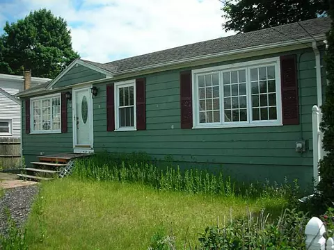 58 Wuddall Ave, Warwick, RI 02889 photo 3