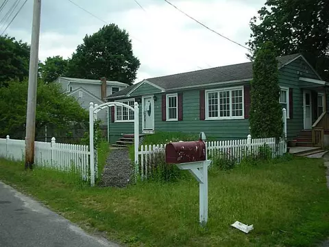 58 Wuddall Ave, Warwick, RI 02889 photo 2