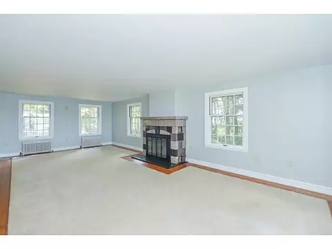 111 Mohawk St, Coventry, RI 02816 photo 9