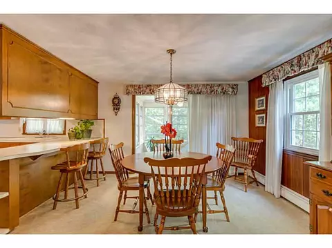 4 Westgate Rd, Cumberland, RI 02864 photo 12