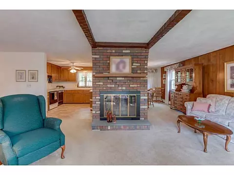 4 Westgate Rd, Cumberland, RI 02864 photo 11
