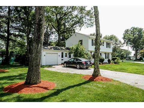 54 Covington Dr, Warwick, RI 02886 photo 2