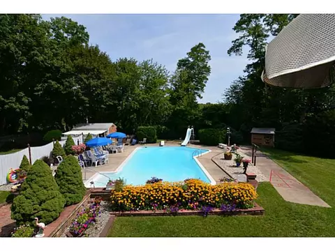 926 Buttonwoods Ave, Warwick, RI 02886 photo 4