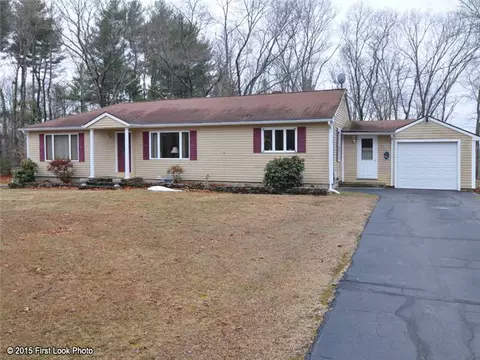 397 Green Hollow Rd, Killingly, CT 06239 photo 1