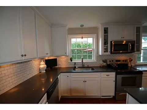 124 Merry Mount Dr, Warwick, RI 02888 photo 8