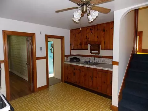 34 Central Ave, Warren, RI 02885 photo 5