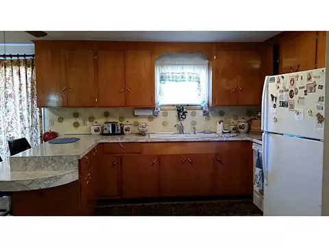 28 Linden Ave, Woonsocket, RI 02895 photo 4