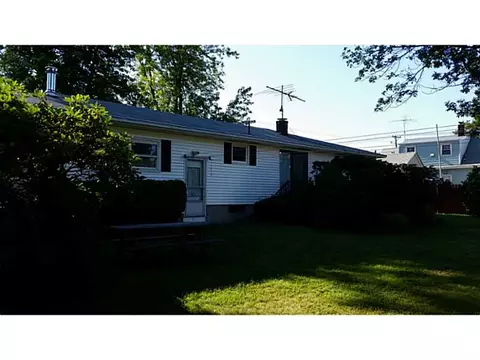 28 Linden Ave, Woonsocket, RI 02895 photo 11