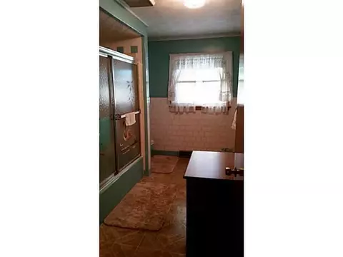 28 Linden Ave, Woonsocket, RI 02895 photo 10
