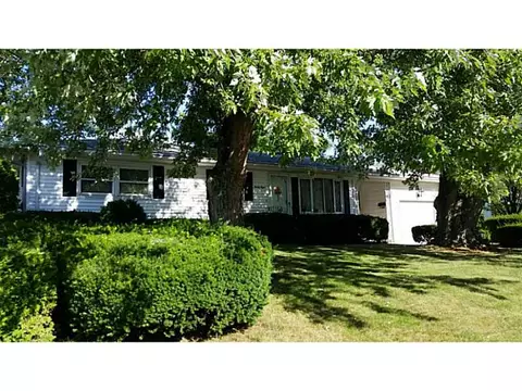 28 Linden Ave, Woonsocket, RI 02895 photo 1
