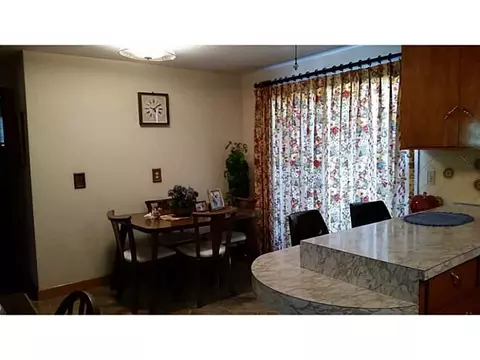 28 Linden Ave, Woonsocket, RI 02895 photo 5