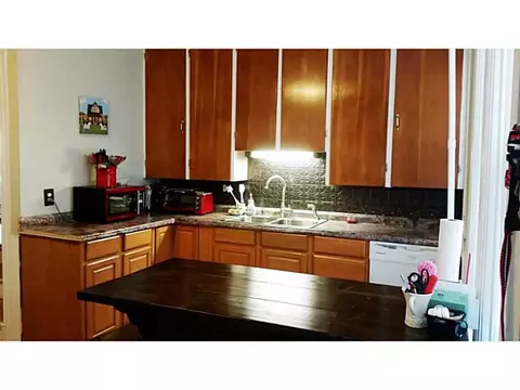 30 Maple St, Woonsocket, RI 02895 photo 10