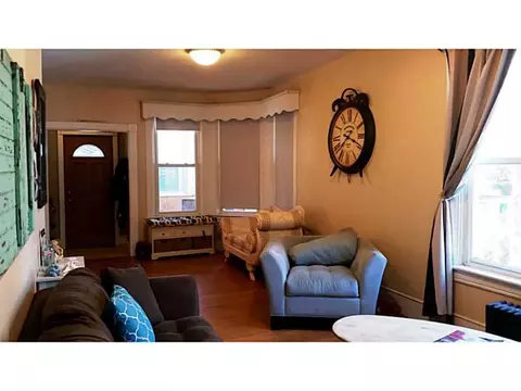 30 Maple St, Woonsocket, RI 02895 photo 4