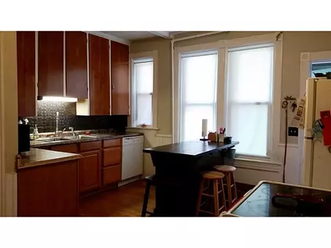 30 Maple St, Woonsocket, RI 02895 photo 8