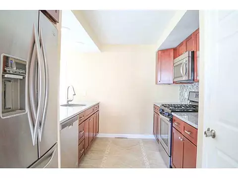 15 Rand St, Warwick, RI 02889 photo 6