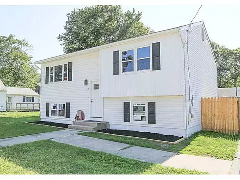 15 Rand St, Warwick, RI 02889 photo 1