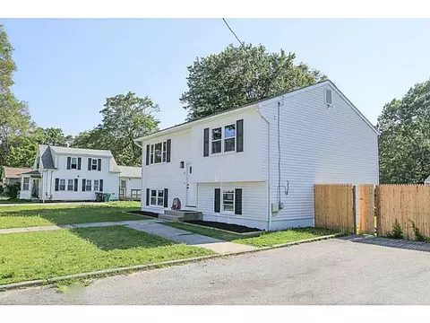 15 Rand St, Warwick, RI 02889 photo 2