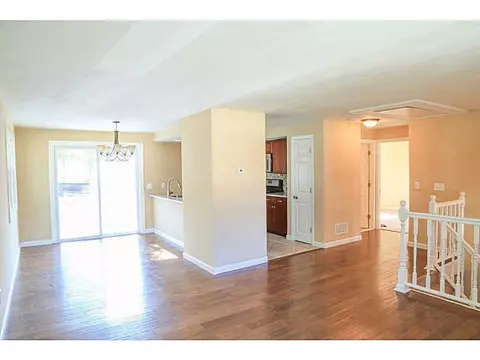 15 Rand St, Warwick, RI 02889 photo 5
