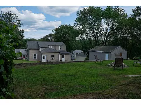 148 Nursery Ave, Woonsocket, RI 02895 photo 3
