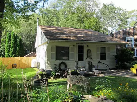 5 Spring Pl, Glocester, RI 02814 photo 2
