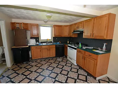 11 Stoddard Pl, Warwick, RI 02888 photo 6
