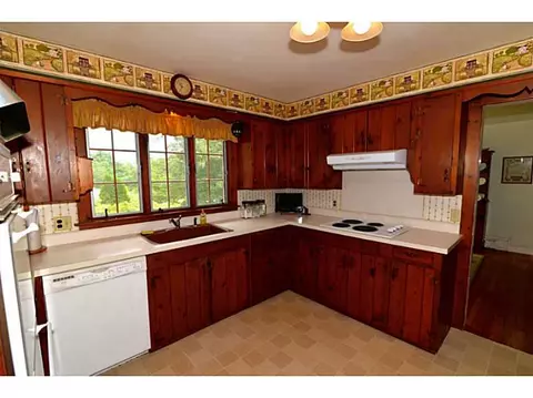 12 Old Post Rd, Westerly, RI 02891 photo 4