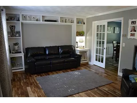 20 Kristen Ln, Mapleville, RI 02839 photo 2