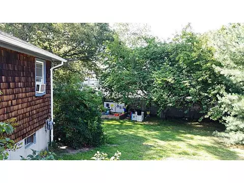 175 Ticonderoga Dr, Warwick, RI 02889 photo 5