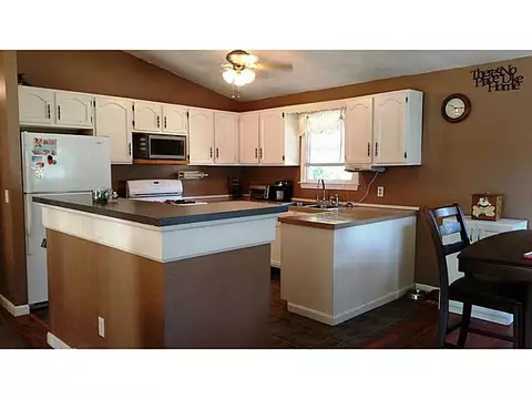175 Ticonderoga Dr, Warwick, RI 02889 photo 10